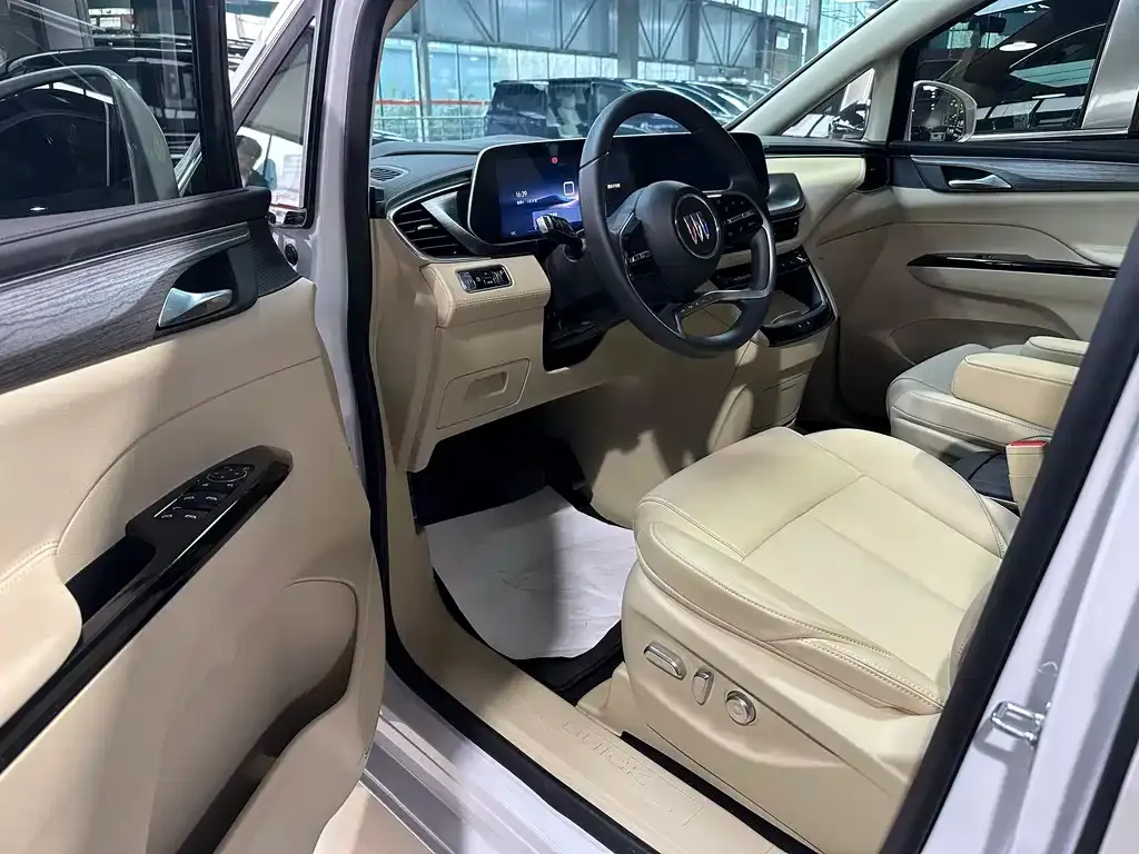Buick GL8 Hybrid — фото 9
