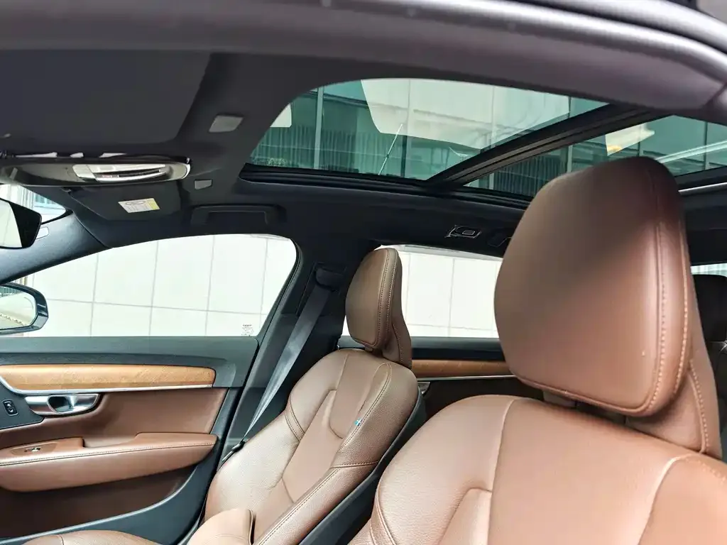 Volvo S90 — фото 10