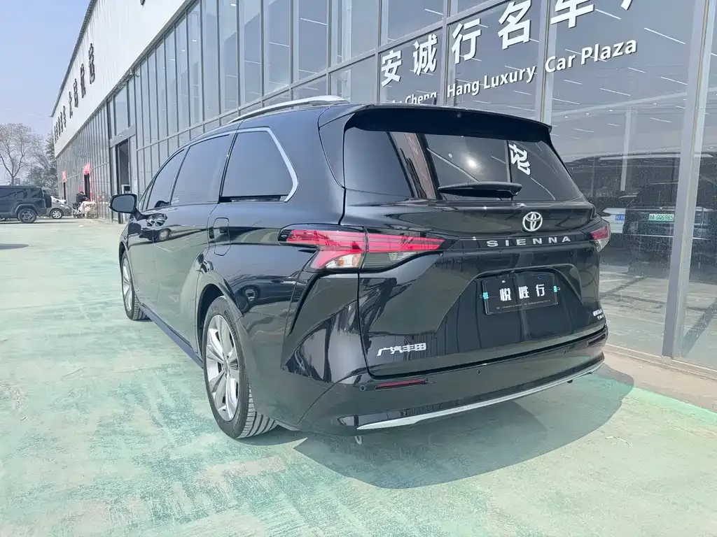 Toyota Sienna 2024 из CN, фото 5