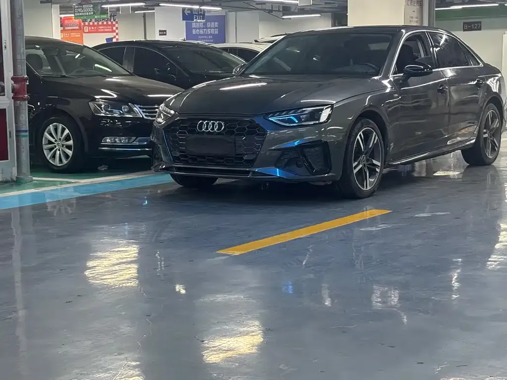 Audi A4L 2022 из CN, фото 1