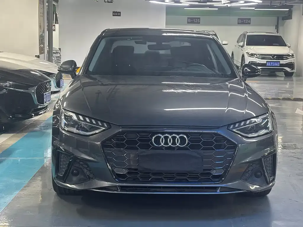 Audi A4L 2022 из CN, фото 3