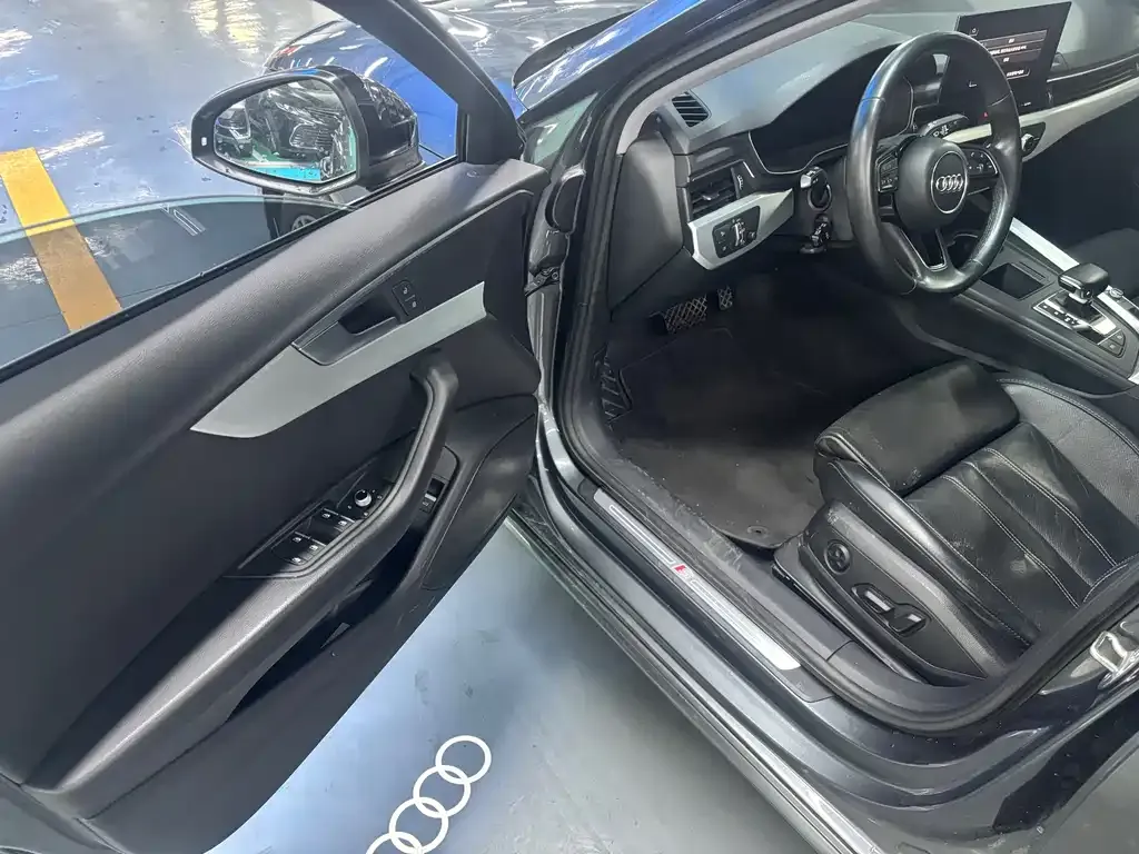 Audi A4L 2022 из CN, фото 9