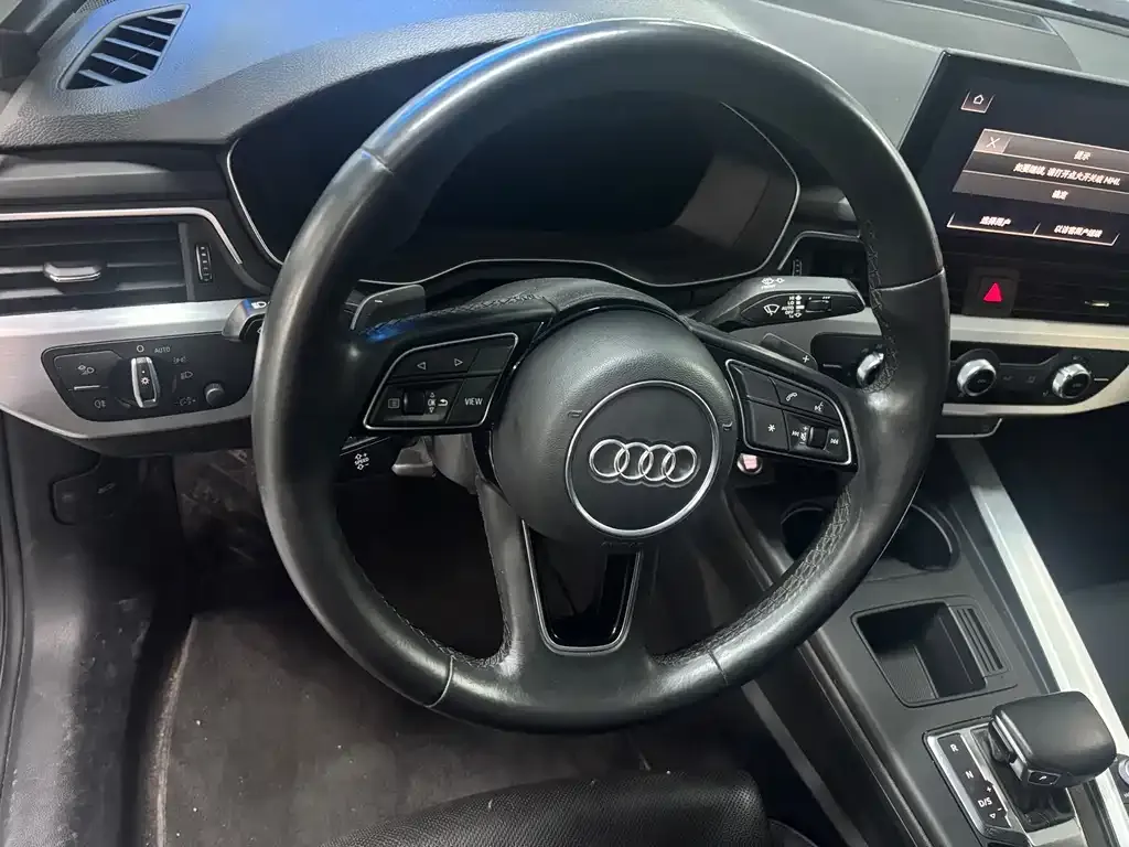 Audi A4L 2022 из CN, фото 10