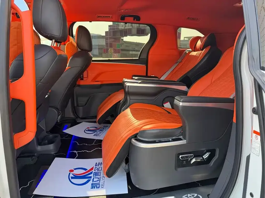 Toyota Granvia — фото 7