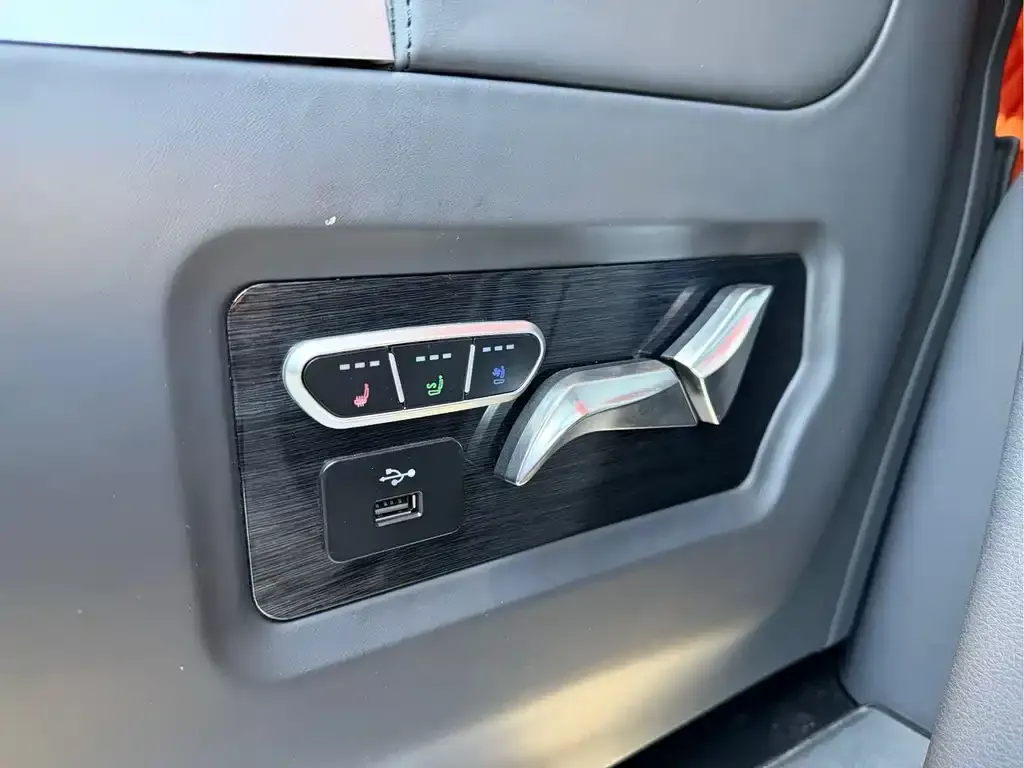 Toyota Granvia — фото 5