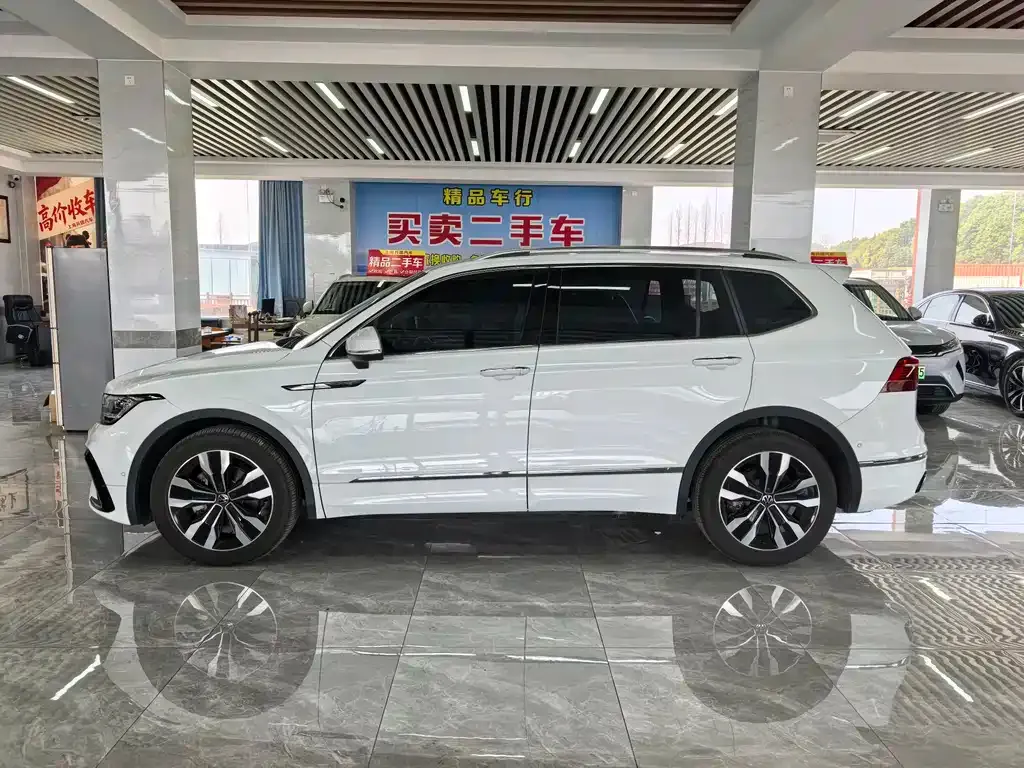 Volkswagen Tiguan L 2022 из CN, фото 3