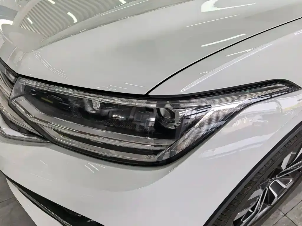 Volkswagen Tiguan L 2022 из CN, фото 2