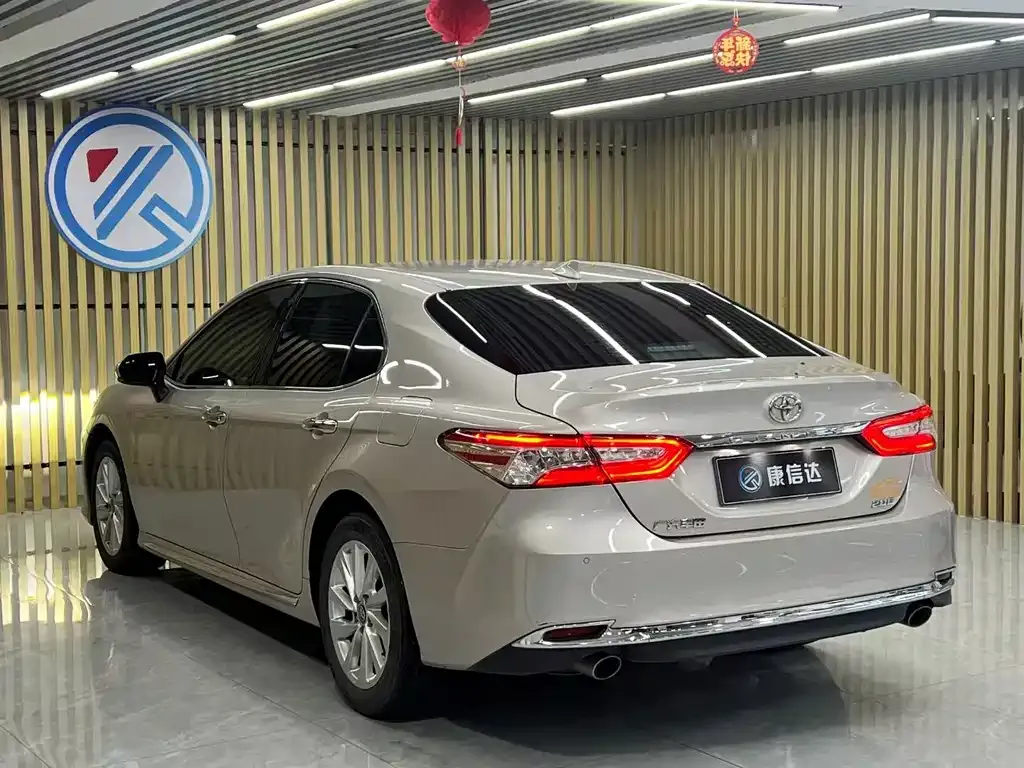 Toyota Camry 2023 из CN, фото 9