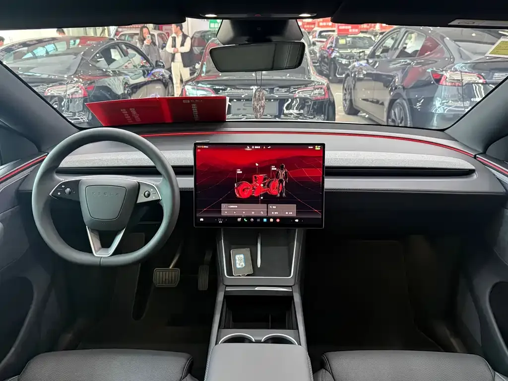 Tesla Model Y L — фото 10