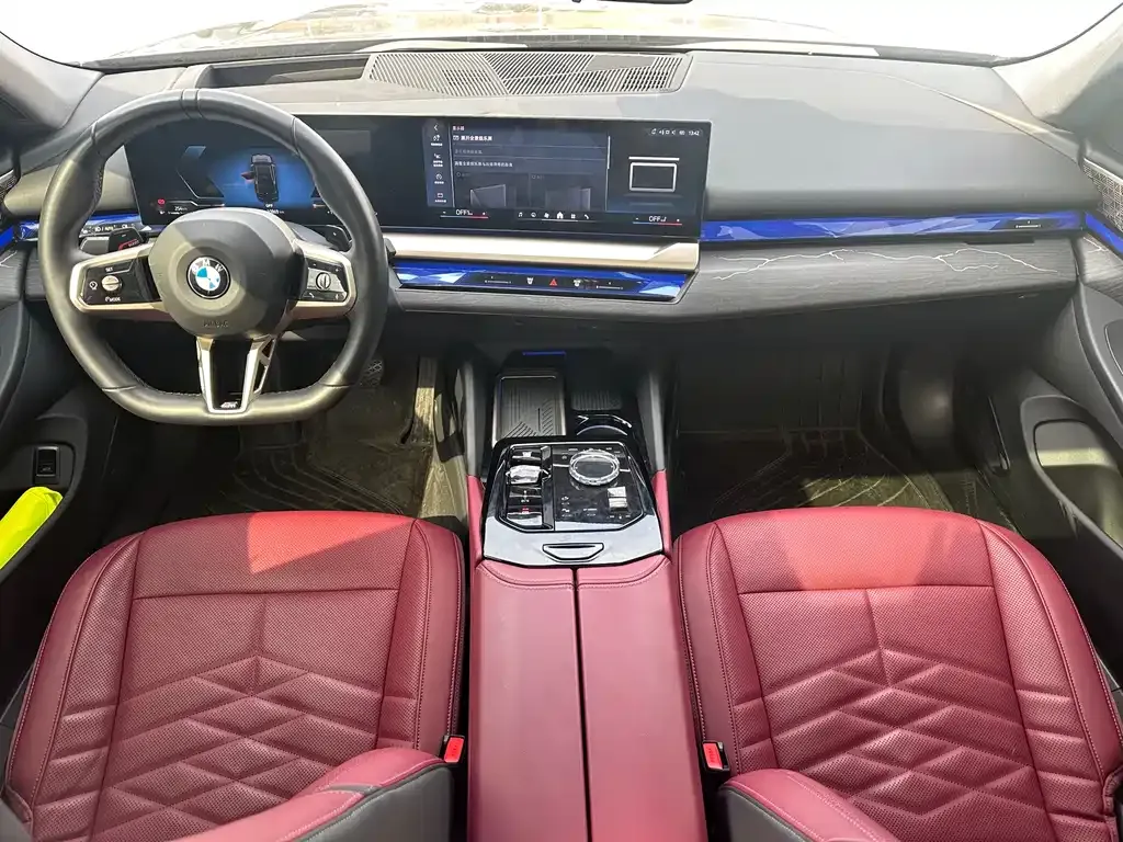BMW 5 Series — фото 9