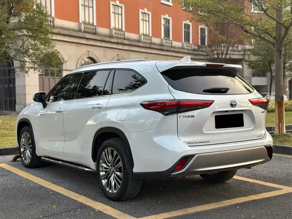 Toyota Highlander — фото 4