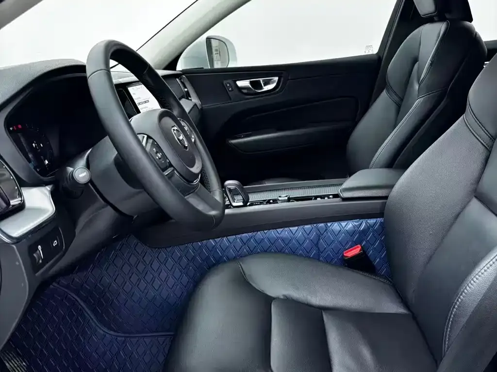 Volvo XC60 2022 из CN, фото 8