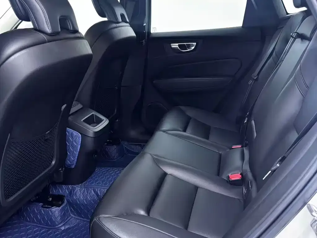 Volvo XC60 2022 из CN, фото 10