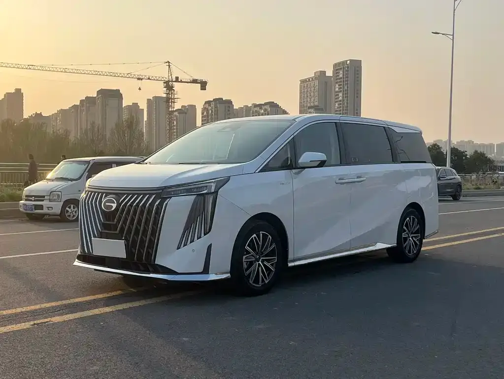 GAC Motor Trumpchi M8 — фото 1