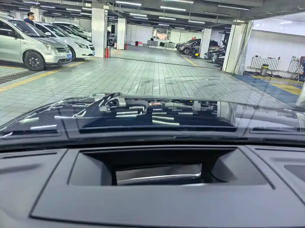Volkswagen Touareg 2023 из CN, фото 6
