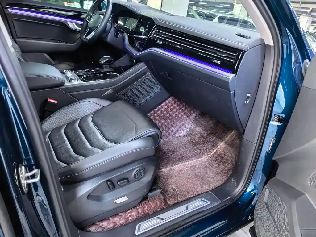 Volkswagen Touareg 2023 из CN, фото 8