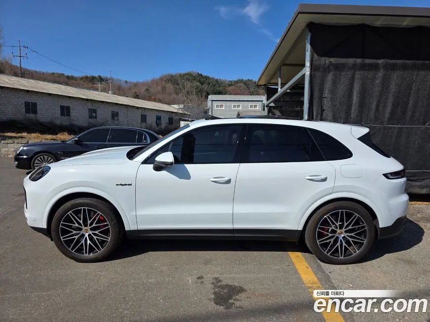Porsche Cayenne 2025 из KR, фото 2