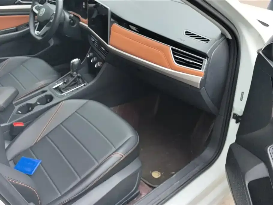 Volkswagen Bora 2024 из CN, фото 9