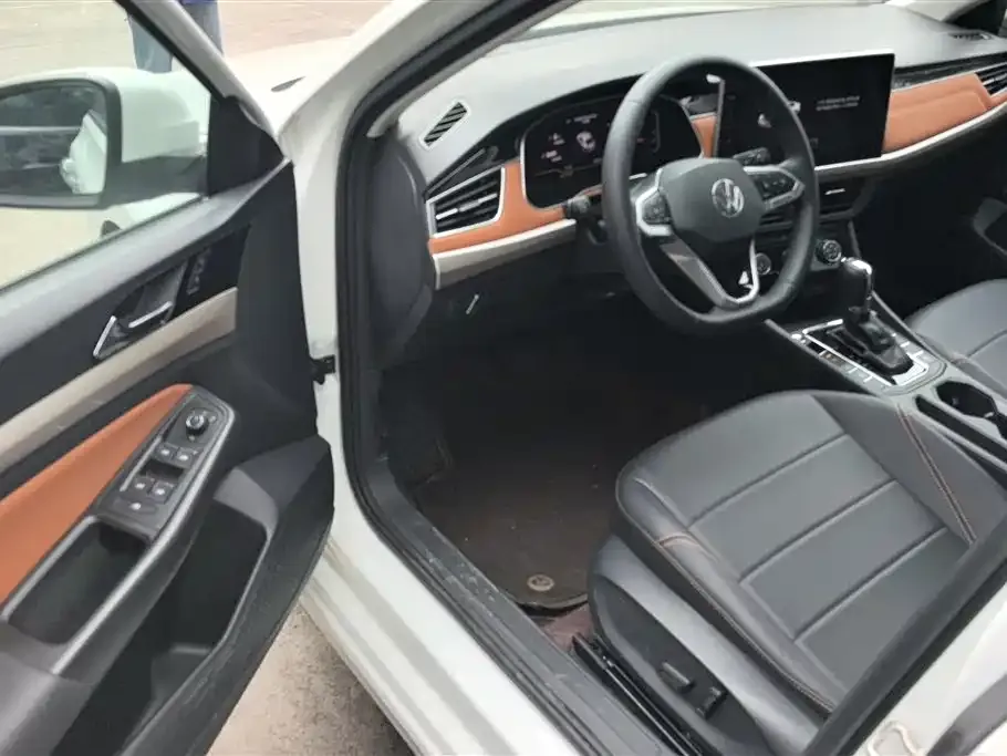 Volkswagen Bora 2024 из CN, фото 8