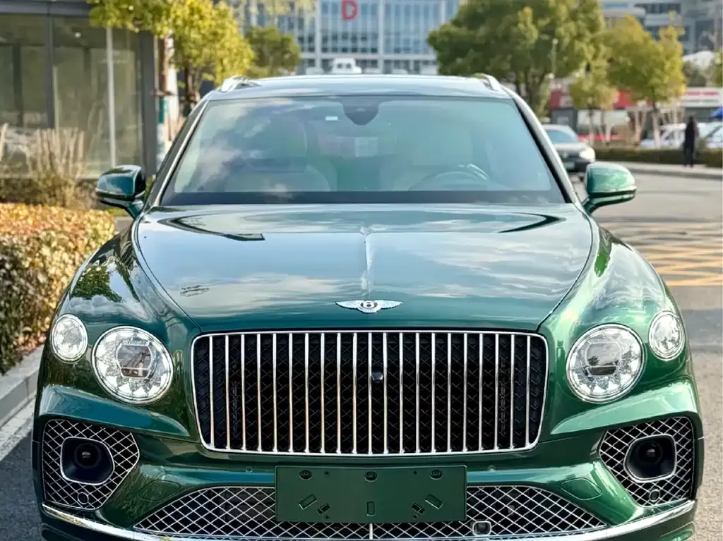 Bentley Bentayga — фото 1