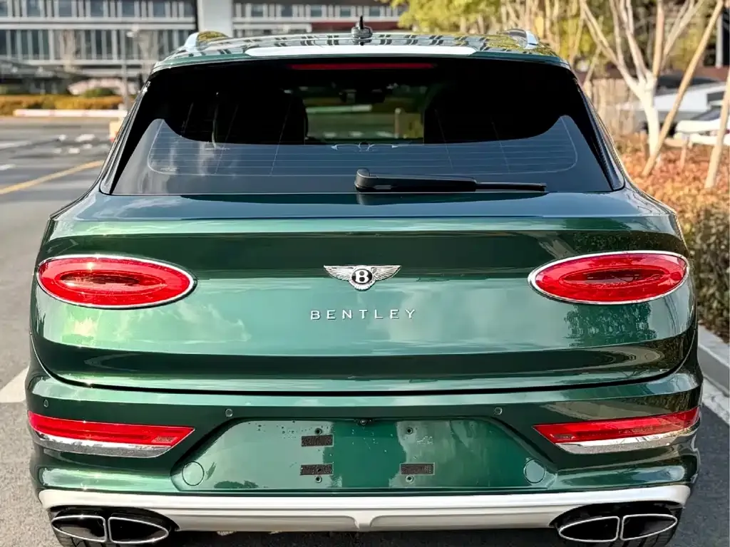 Bentley Bentayga — фото 2