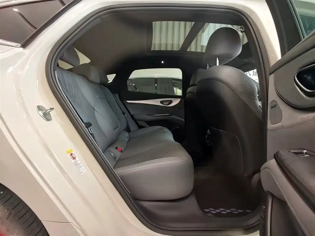 BYD Seal 07 DM-i — фото 2