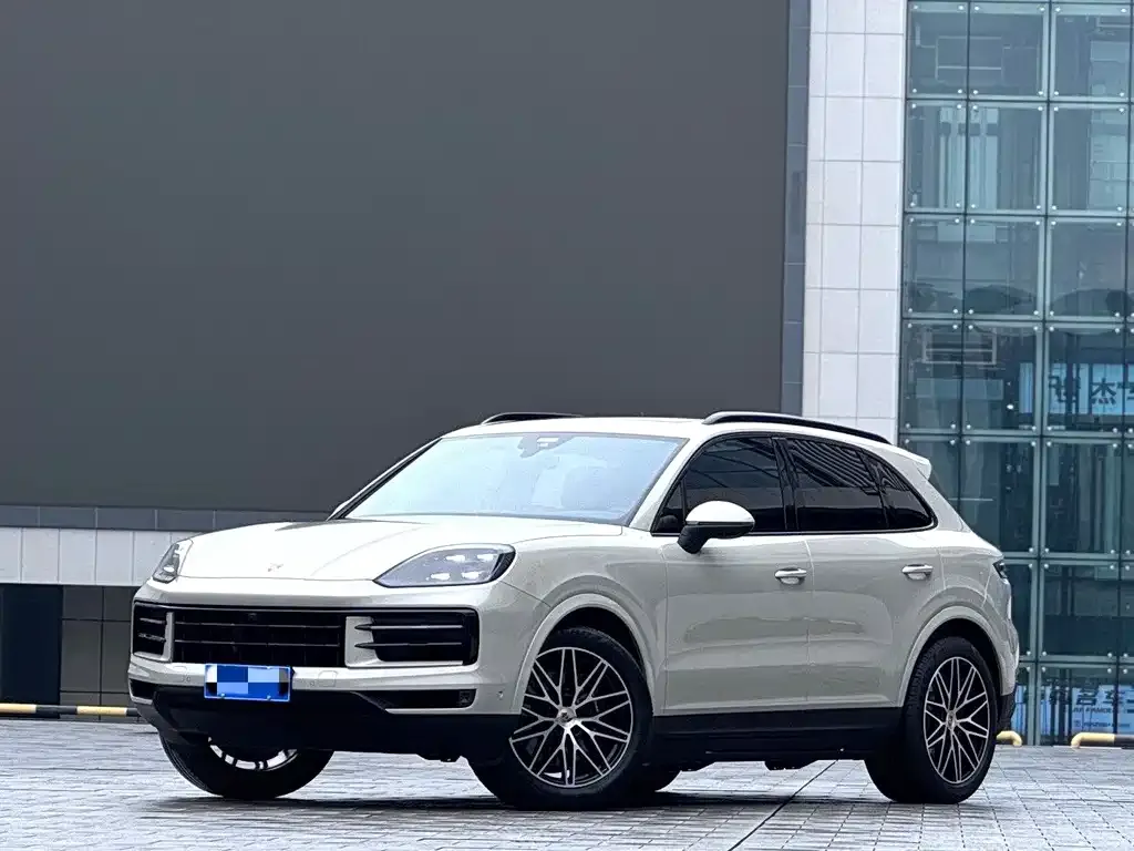 Porsche Cayenne — фото 1