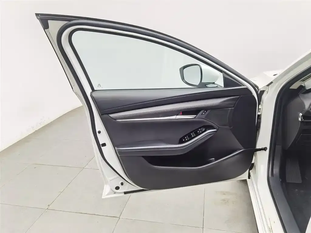 Mazda 3 Axela 2022 из CN, фото 5