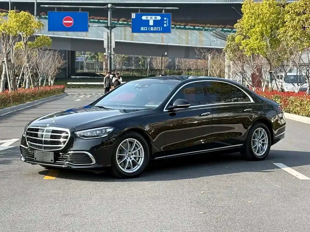 Mercedes-Benz S-Class — фото 1