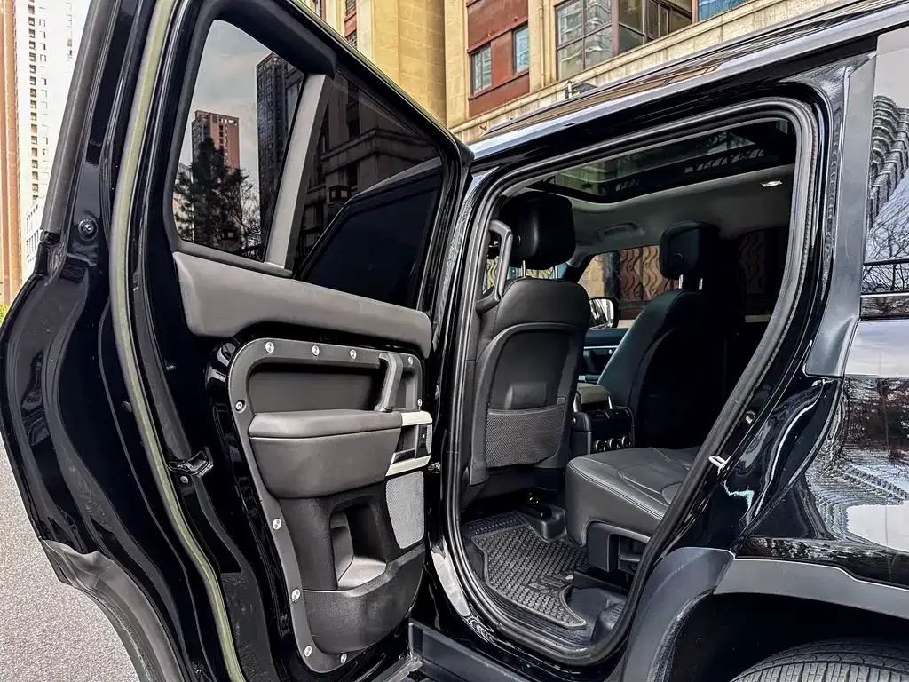 Land Rover Defender — фото 10