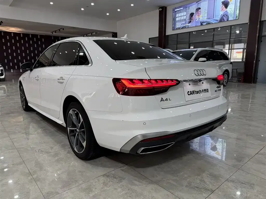 Audi A4L — фото 9