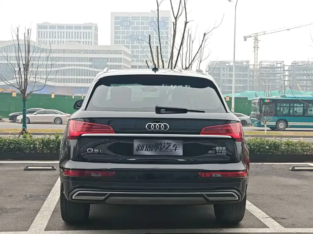 Audi Q5L — фото 2
