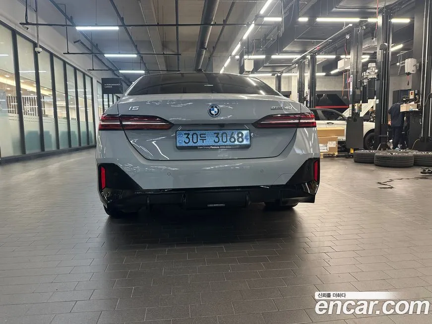 BMW i5 — фото 8