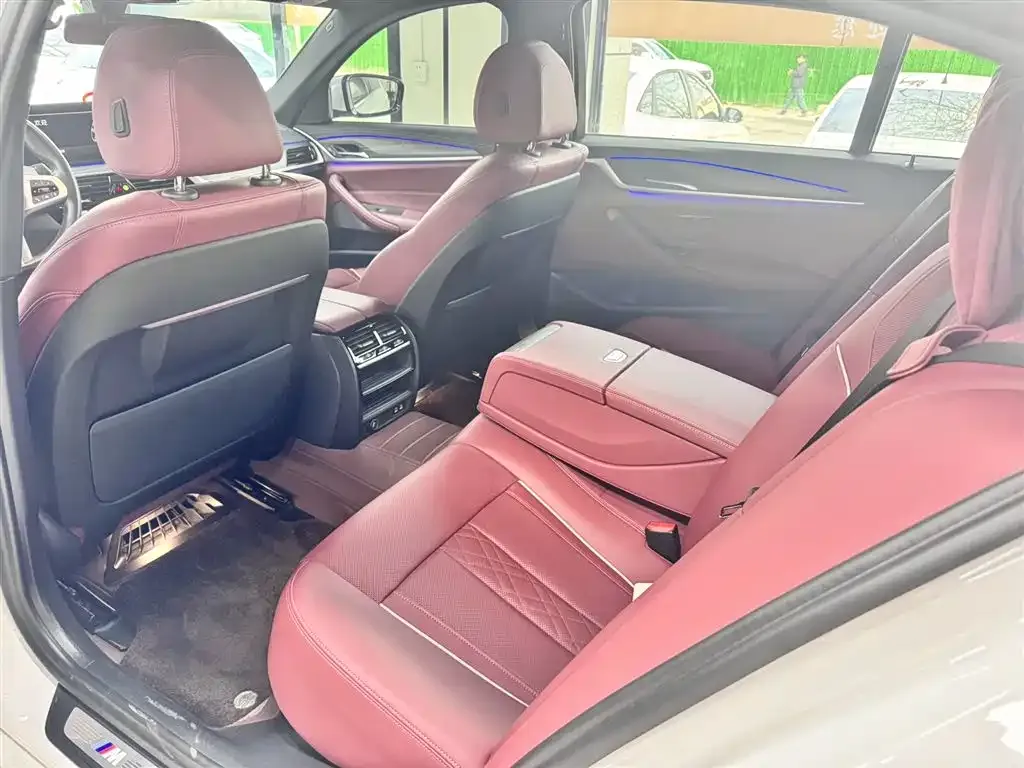 BMW 5 Series 2022 из CN, фото 5