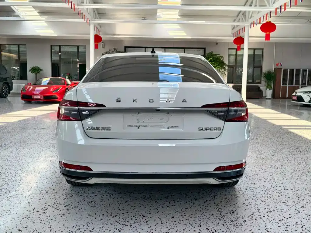 Skoda Superb — фото 6