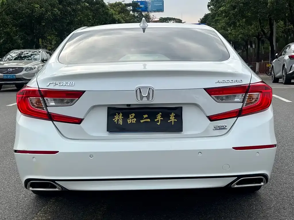 Honda Accord — фото 9