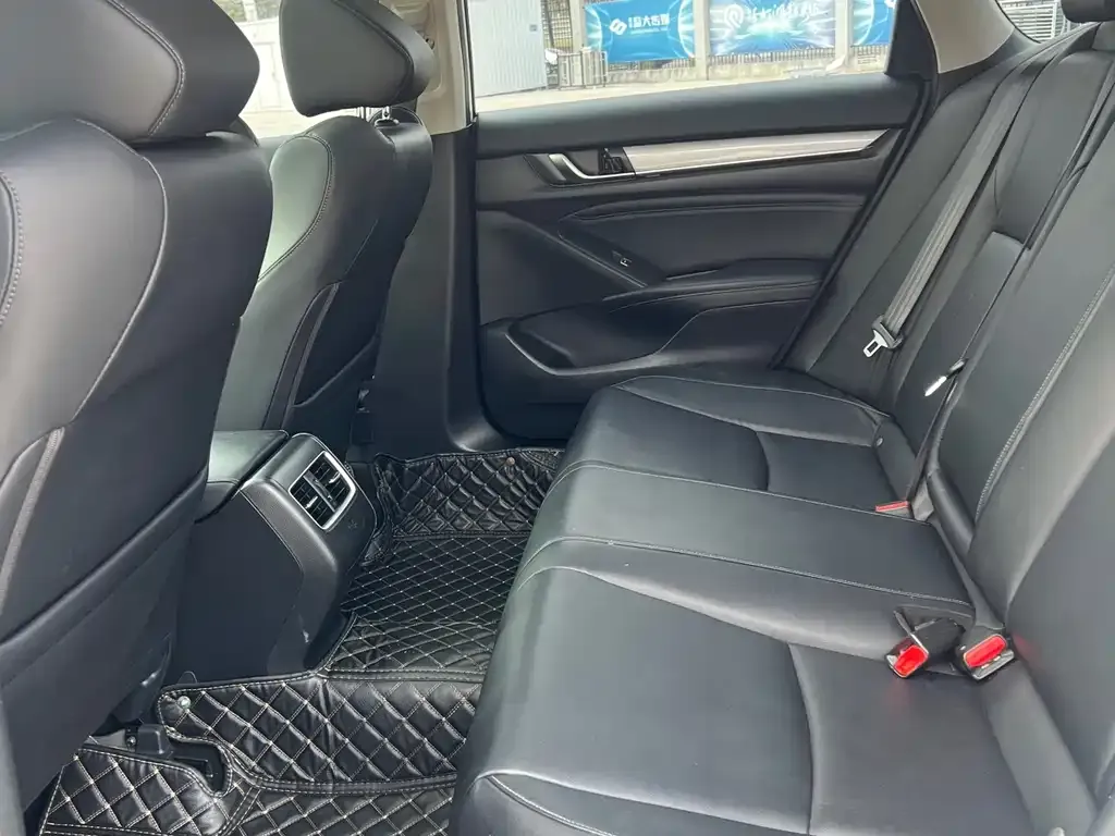 Honda Accord — фото 4