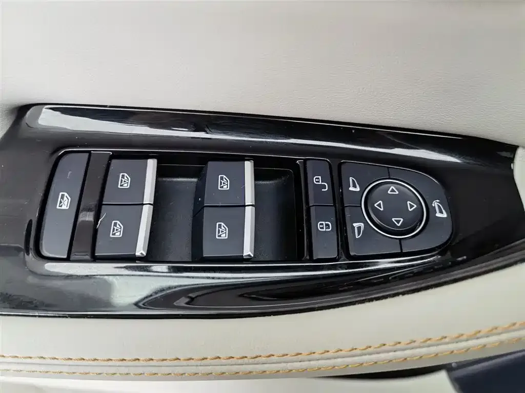 BYD PLUS New Energy — фото 10