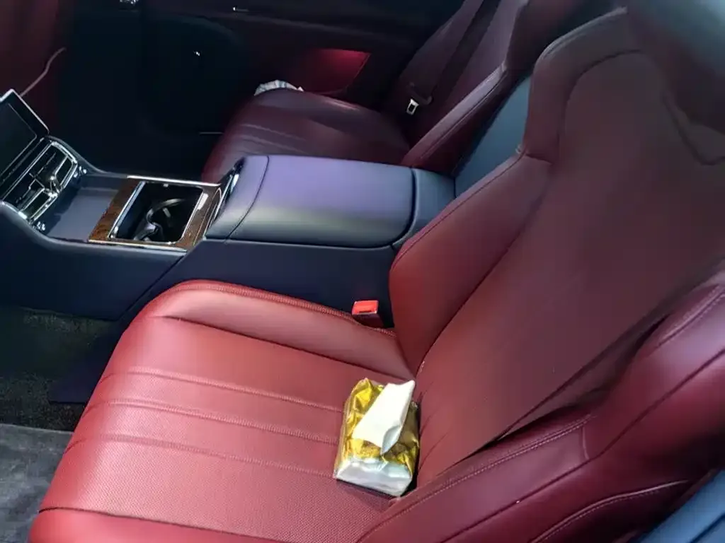 Bentley Flying Spur 2021 из CN, фото 4