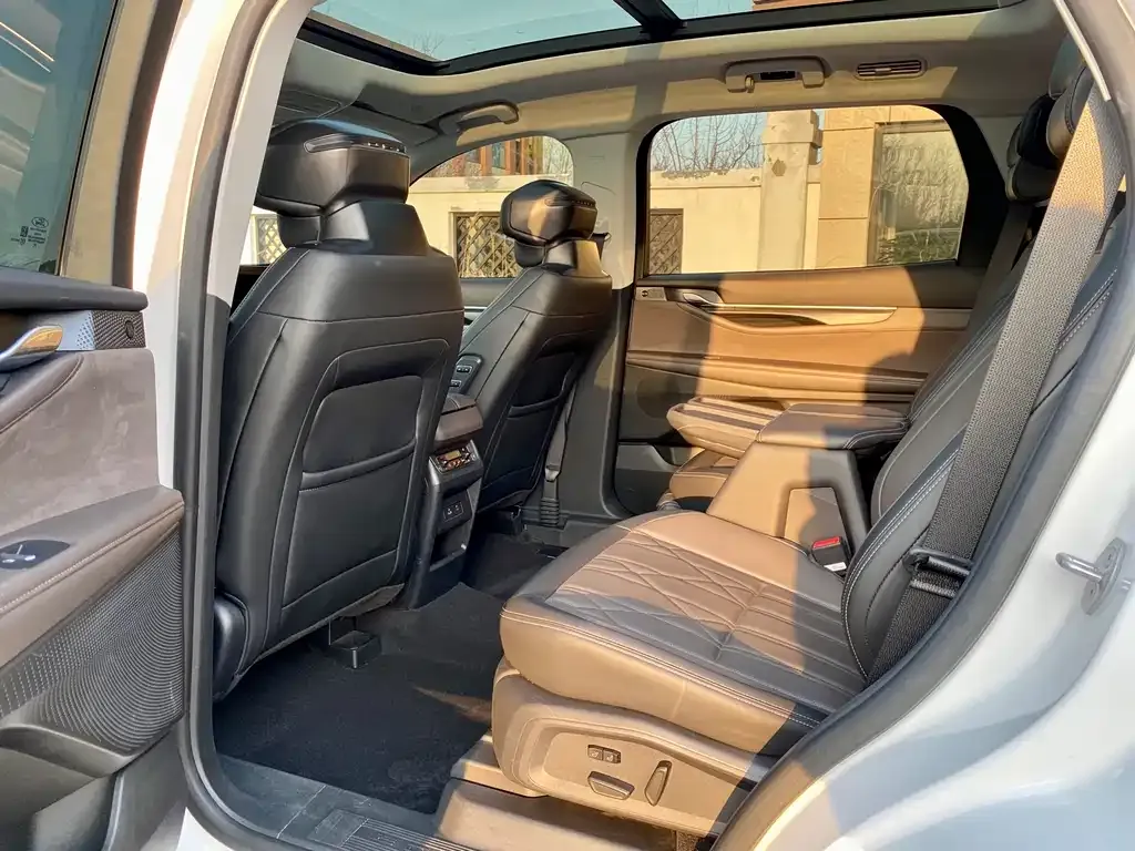 Ford Edge 2025 из CN, фото 4