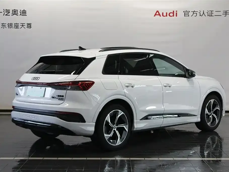 Audi Q4 e-tron — фото 4