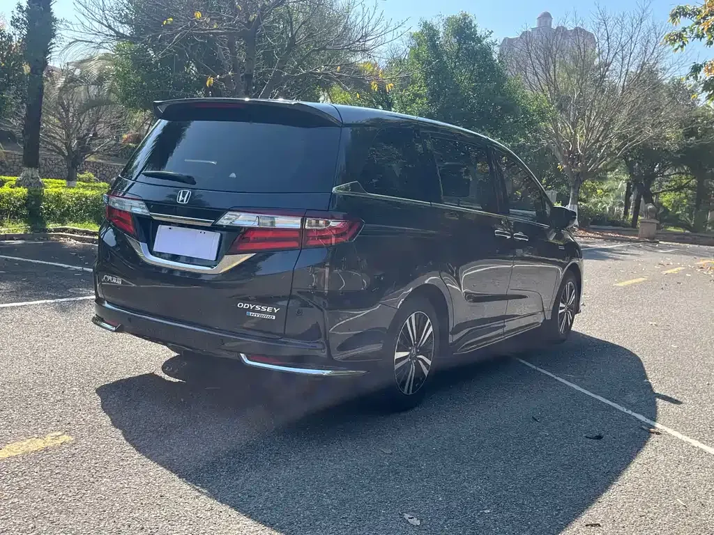 Honda Odyssey — фото 9