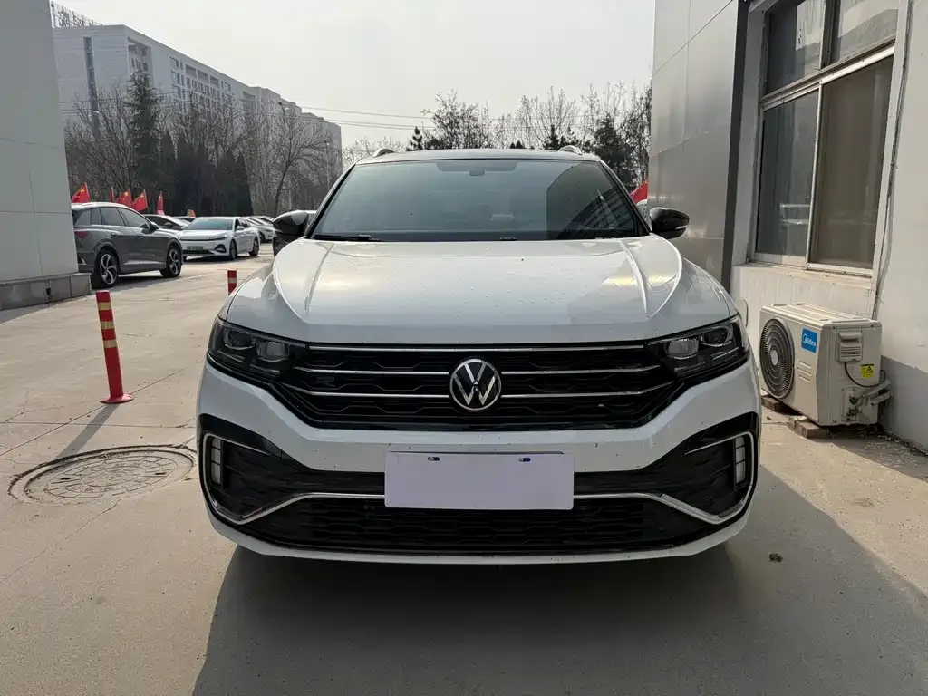 Volkswagen T-Roc 2023 из CN, фото 2