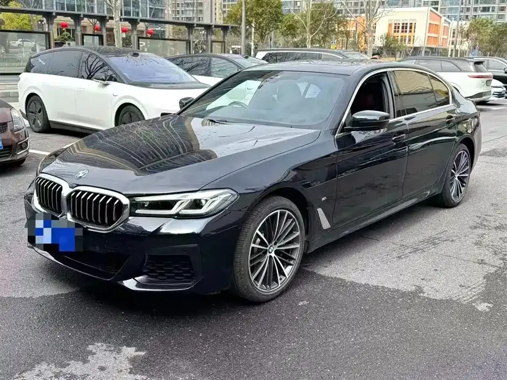 BMW 5 Series — фото 1