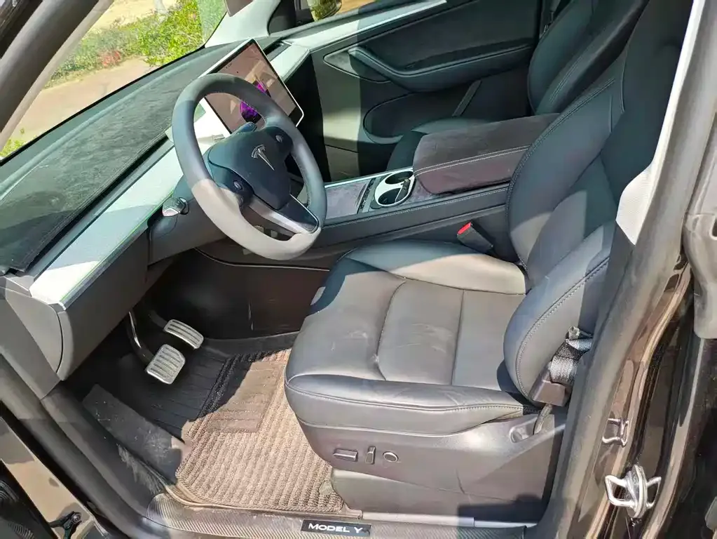 Tesla Model Y 2024 из CN, фото 3