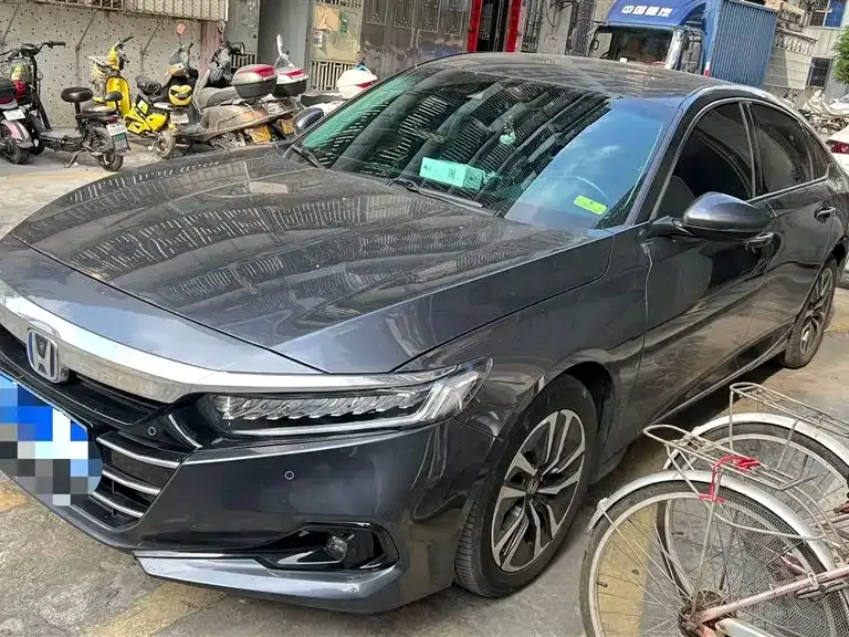Honda Accord — фото 1