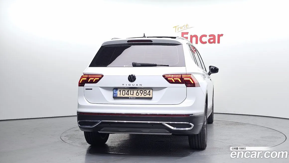 Volkswagen Tiguan — фото 5