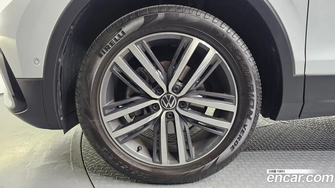 Volkswagen Tiguan — фото 2