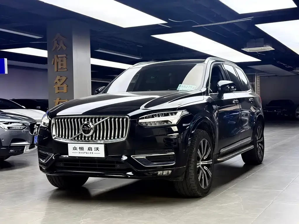 Volvo XC90 — фото 1