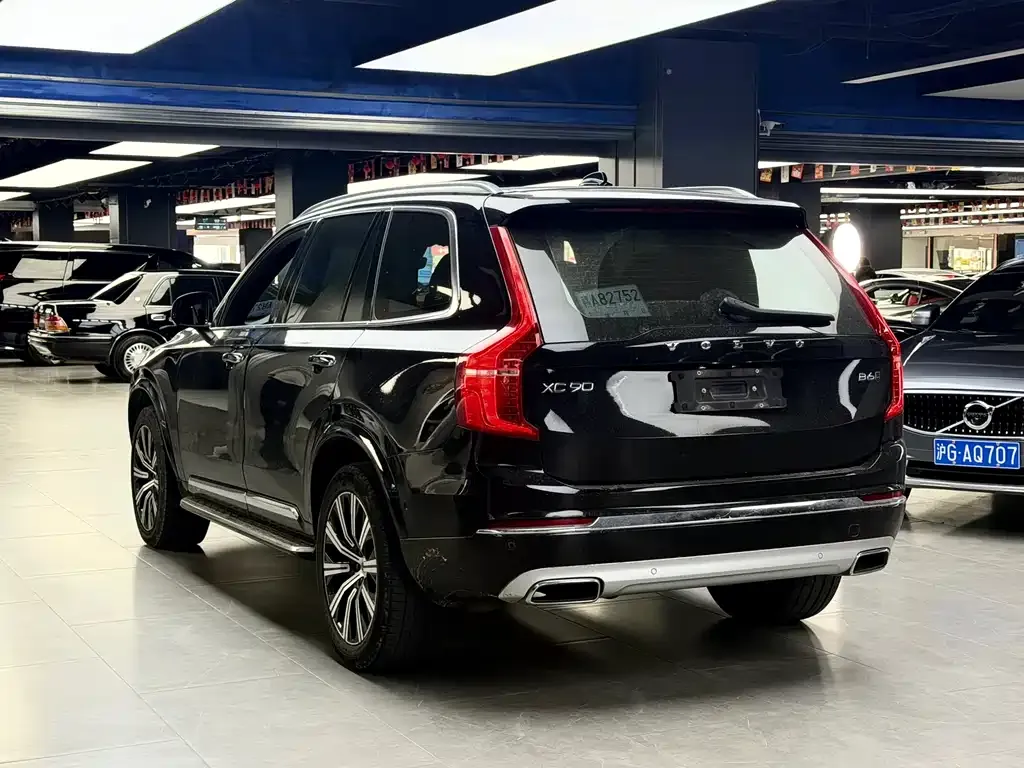 Volvo XC90 — фото 10